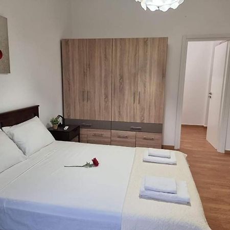 Pine Tree Apartment Ártemida Kültér fotó