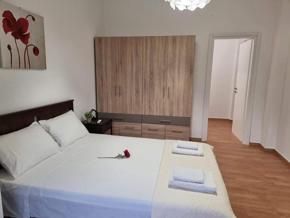 Pine Tree Apartment Ártemida Kültér fotó